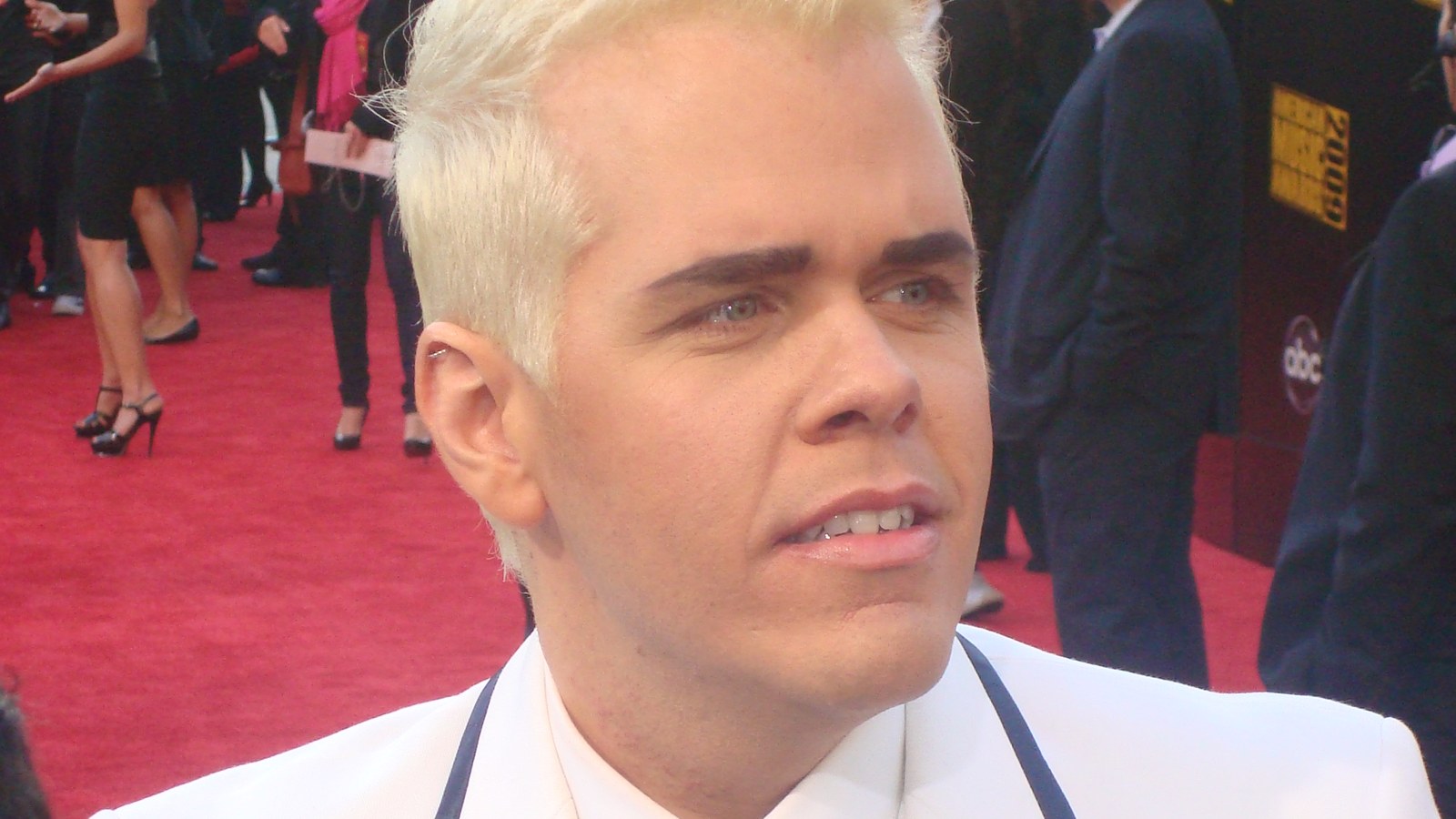 Perez Hilton at the 2009 American Music Awards